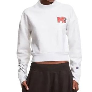 Brand new super cute Champion x Mario Bros Cropped Mock neck  💖